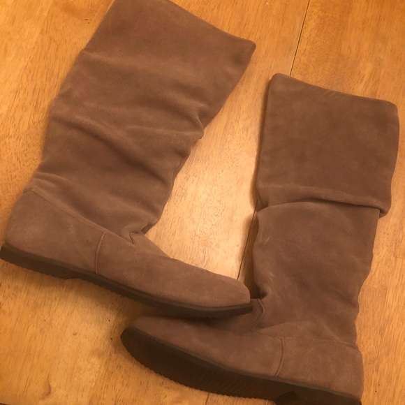 Bear paw ran suede knee boots very nice size 9 - Picture 2 of 8